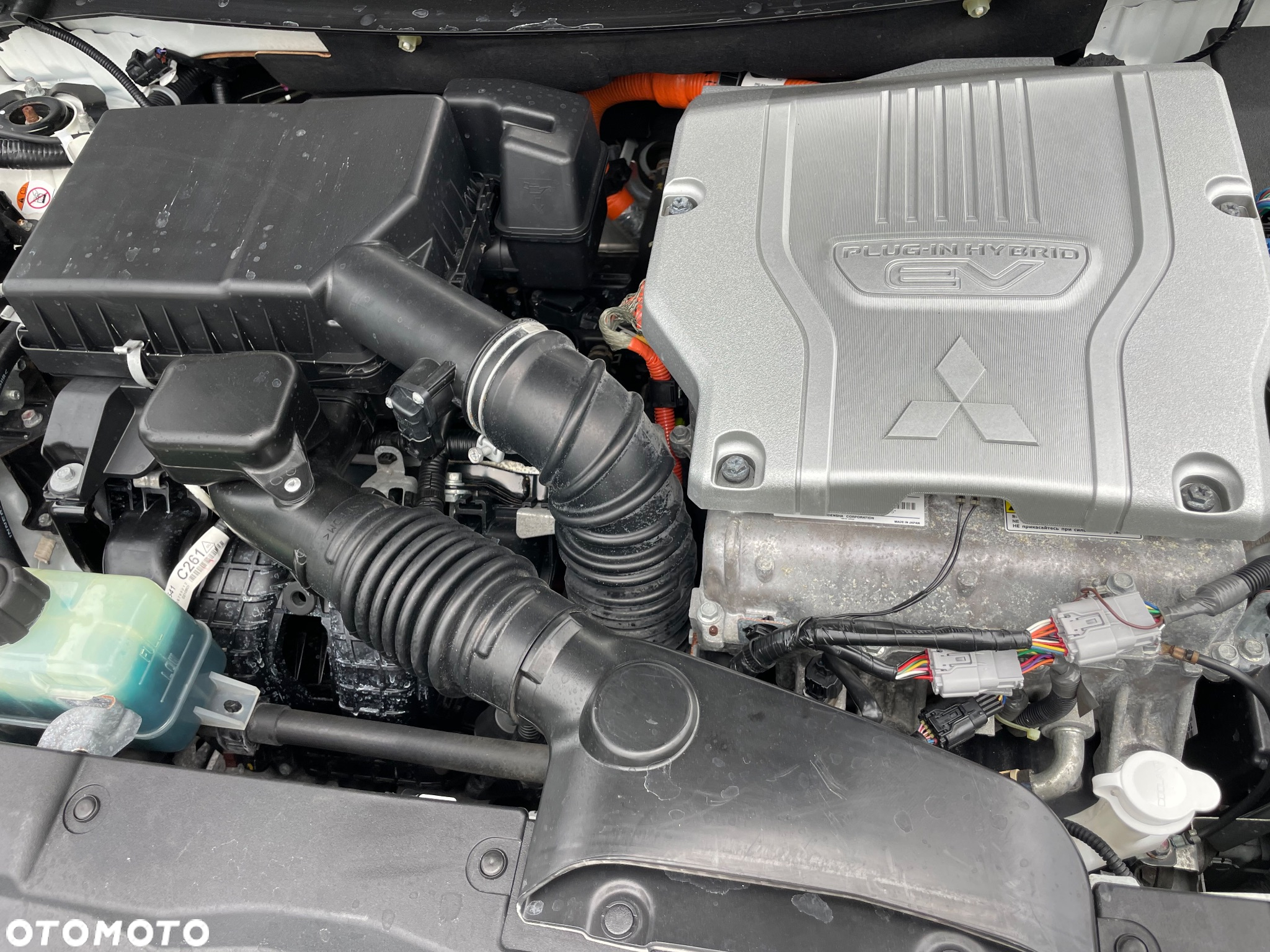 Mitsubishi Outlander 2.0 4WD Plug-In Hybrid - 14