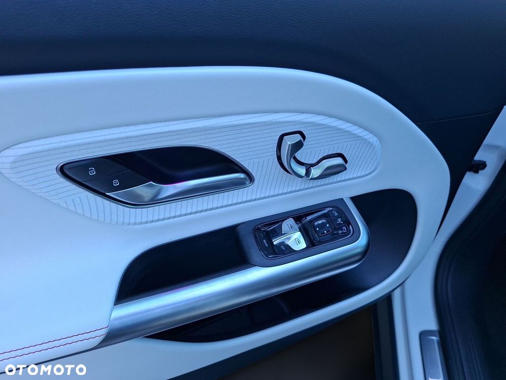 Mercedes-Benz GLB - 18