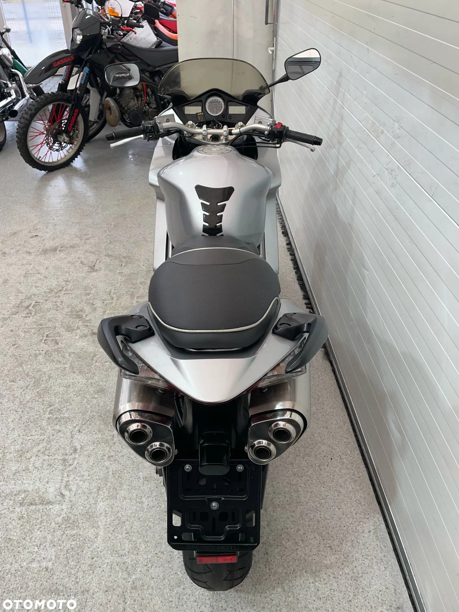 Honda VFR - 6