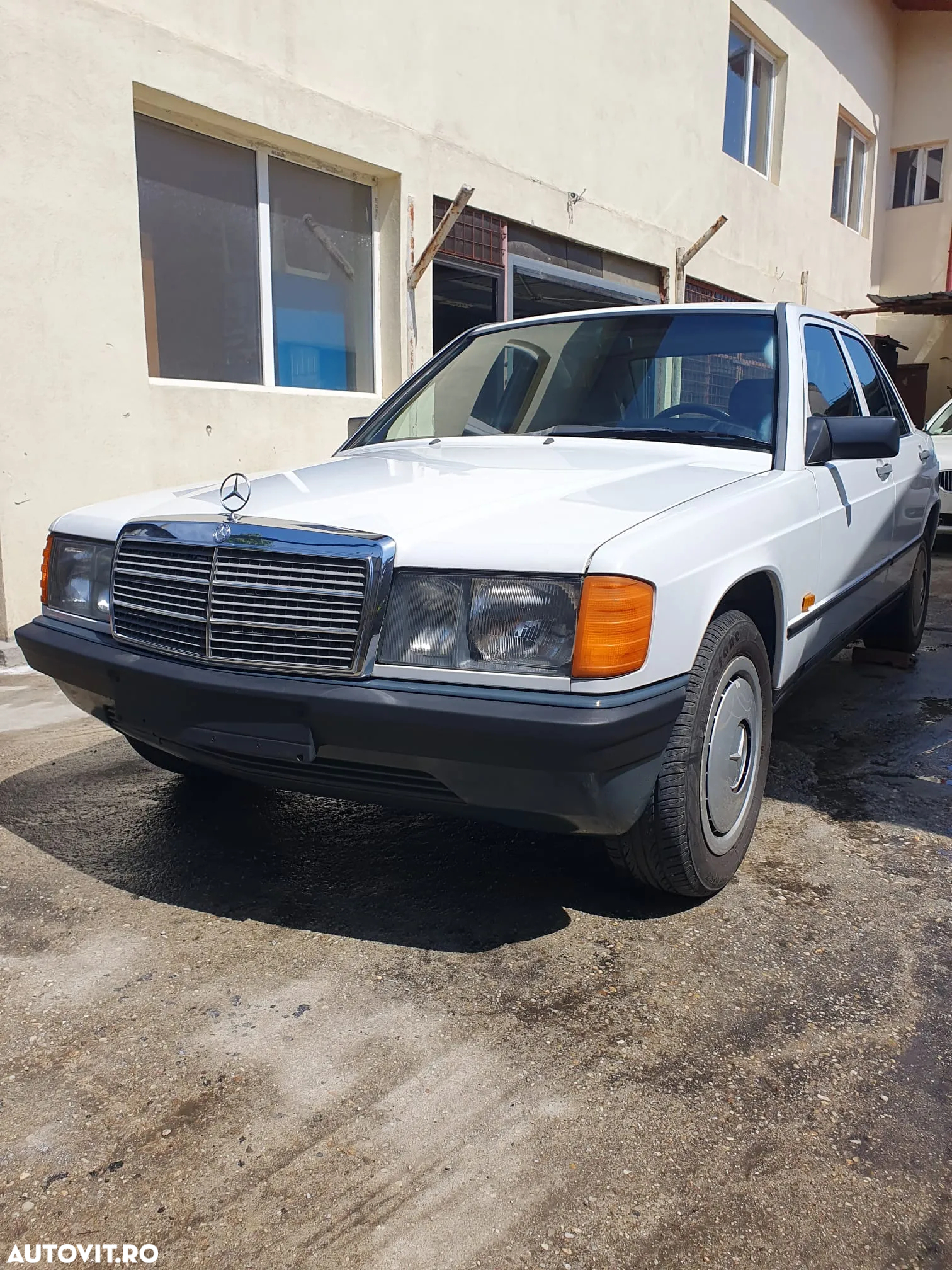 Mercedes-Benz 190 - 2
