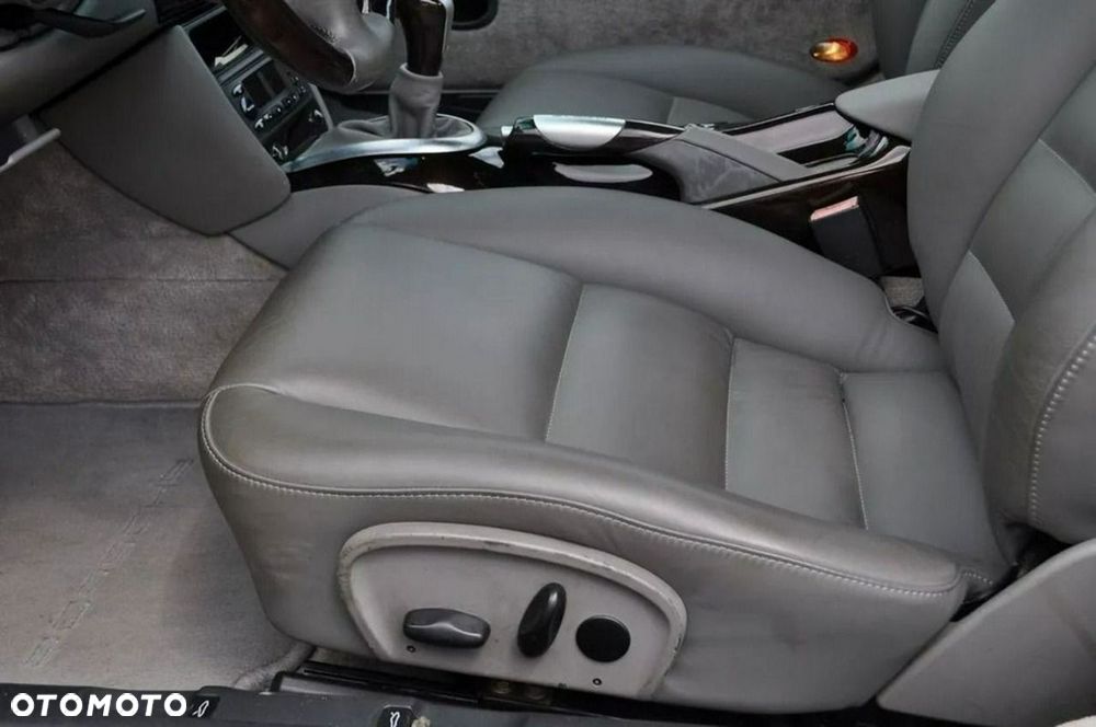Porsche 911 Carrera - 20
