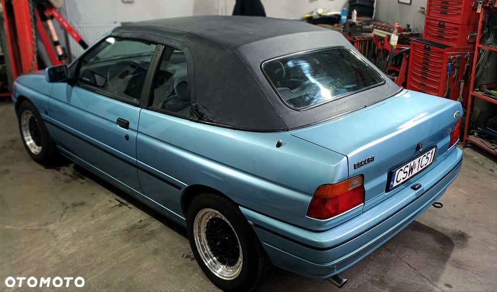 Ford Escort - 8