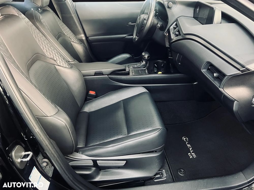 Lexus UX 250h Executive Line - 18