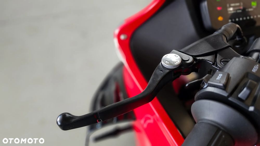 QJMOTOR SRK 800RR - 21