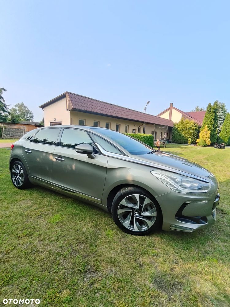 Citroën DS5 HDi 165 SoChic - 2