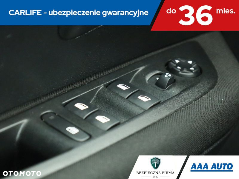 Peugeot 208 - 18