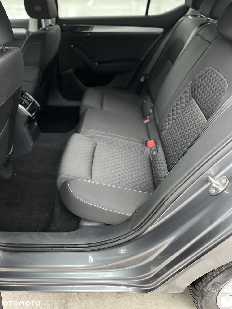 Skoda Superb 2.0 TDI SCR Ambition DSG - 27