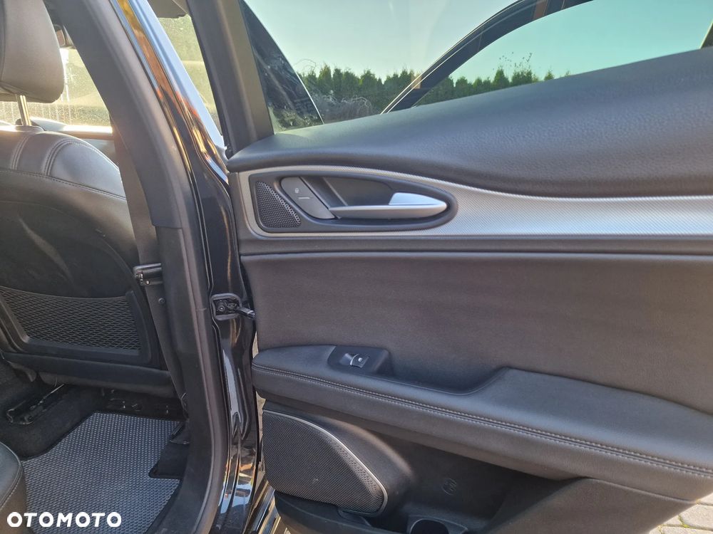 Alfa Romeo Stelvio 2.0 Turbo Veloce Q4 - 33