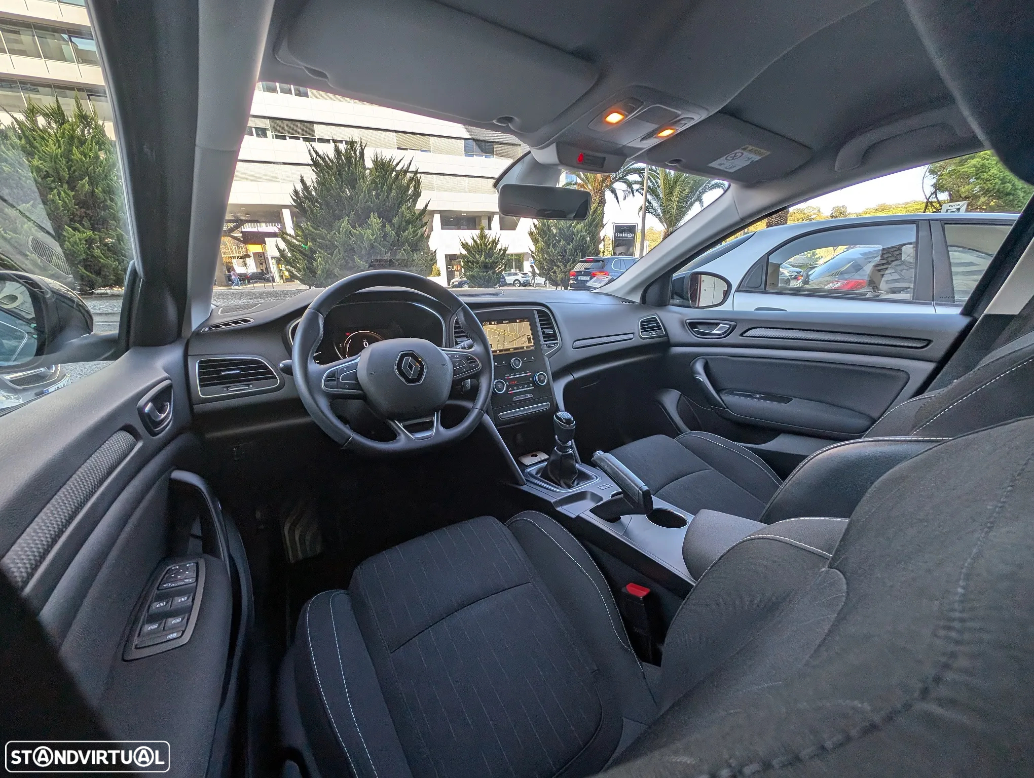 Renault Mégane Sport Tourer 1.5 dCi Limited - 12