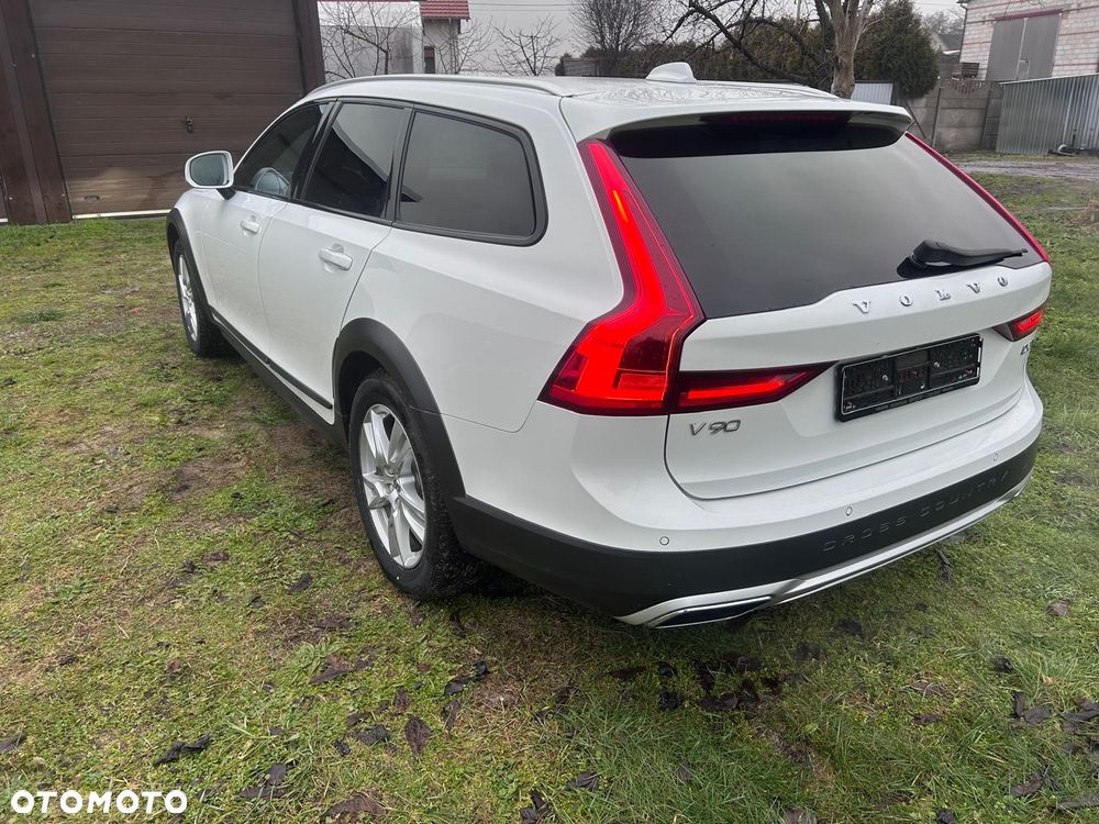 Volvo V90 Cross Country D5 AWD Ocean Race - 14