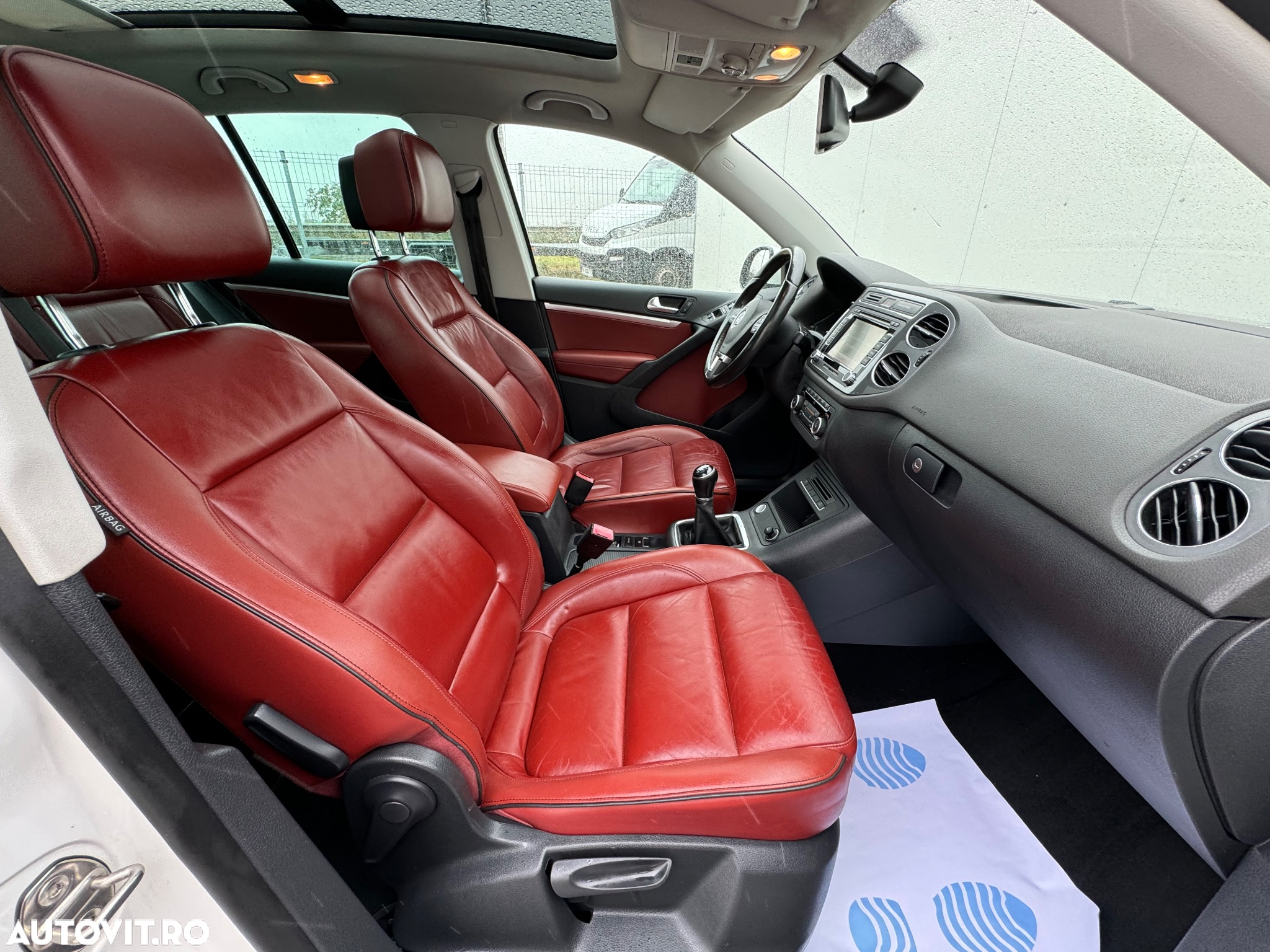 Volkswagen Tiguan 2.0 TDI 4Motion Track & Field - 9