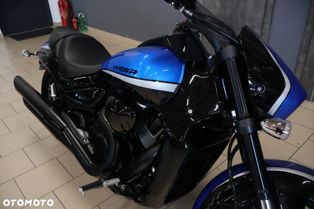 Suzuki Intruder - 13