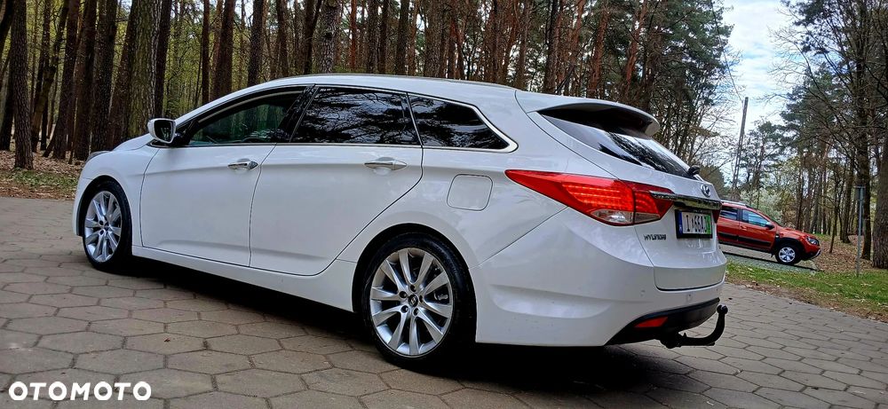 Hyundai i40 i40cw 1.7 CRDi Automatik Fifa World Cup Edition Silver - 4