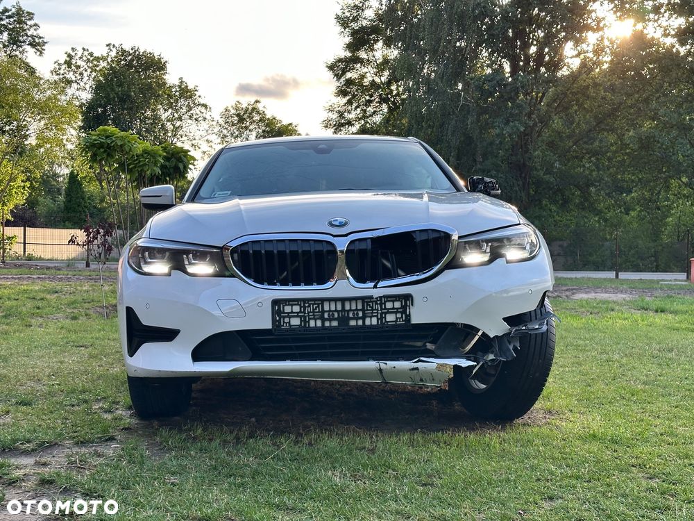 BMW Seria 3 318d - 13
