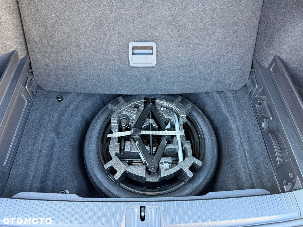 Volkswagen Passat 1.5 TSI EVO Business - 37