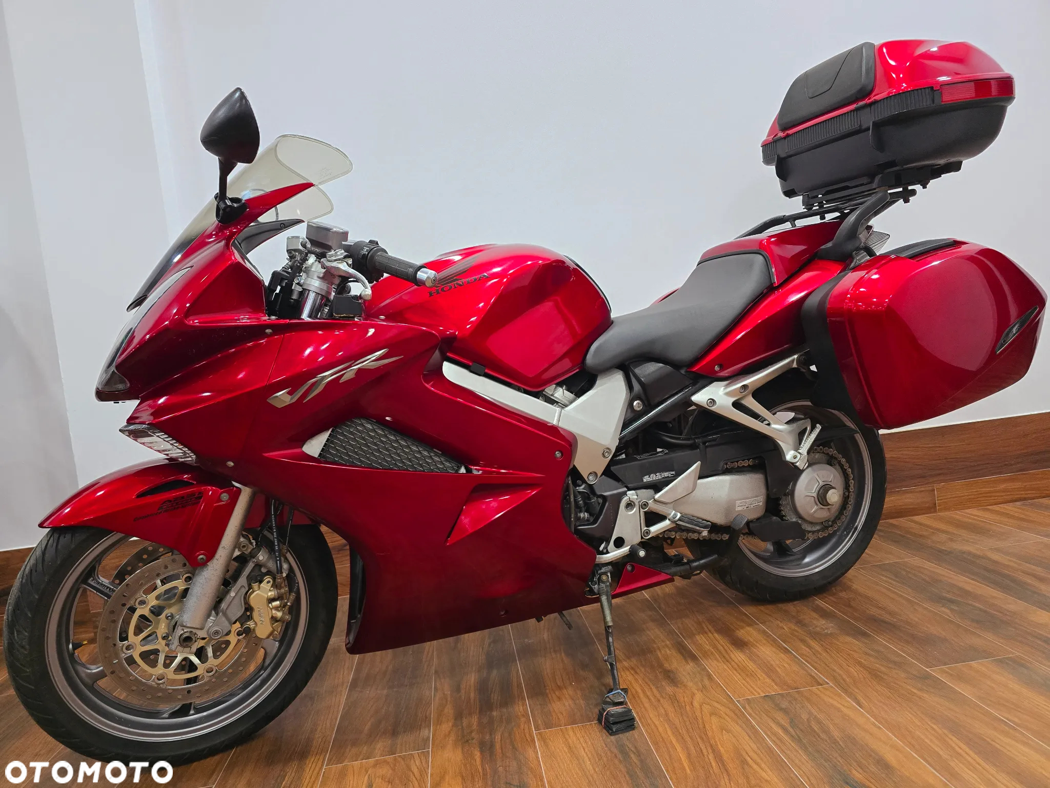 Honda VFR - 16