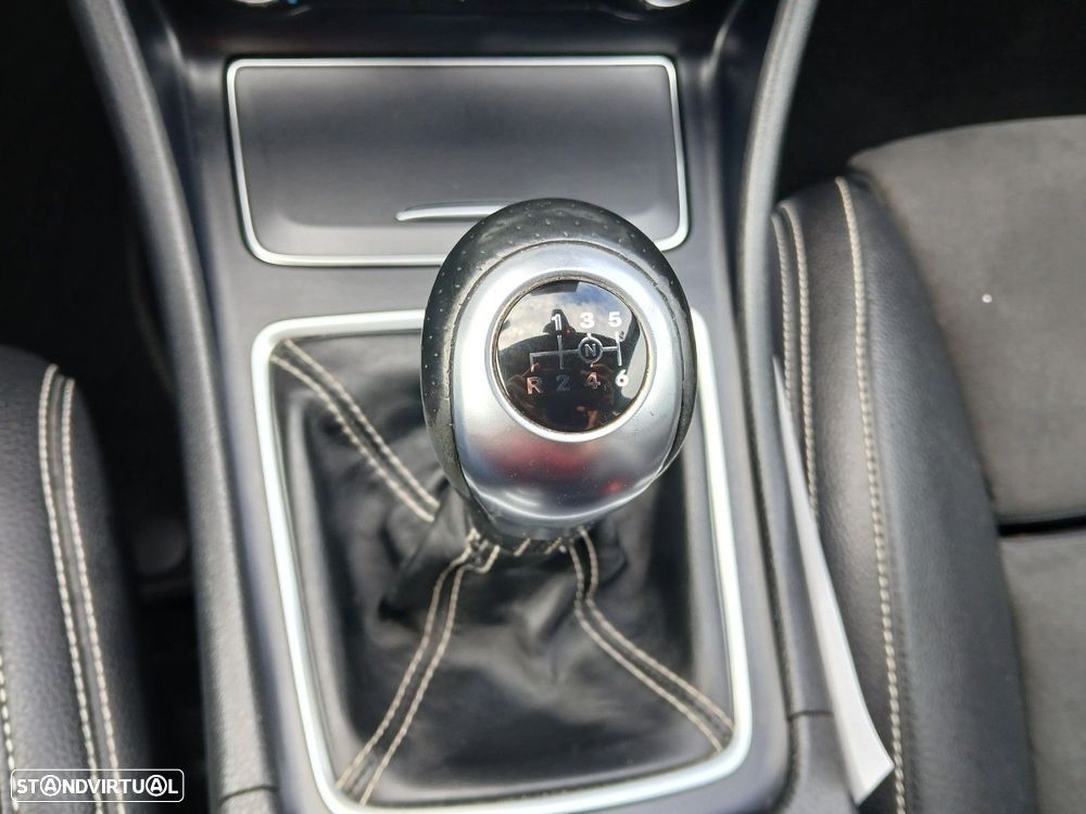 Mercedes-Benz A 200 d AMG Line - 31