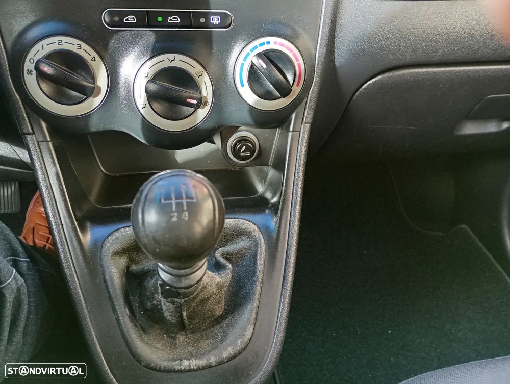 Hyundai i10 1.1 CRDi VGT Comfort - 10