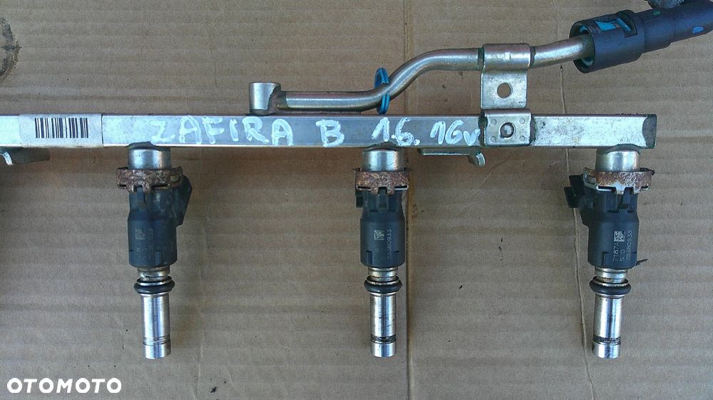 OPEL ZAFIRA B 1.6 16V LISTWA WTRYSKOWA 55559375 - 2