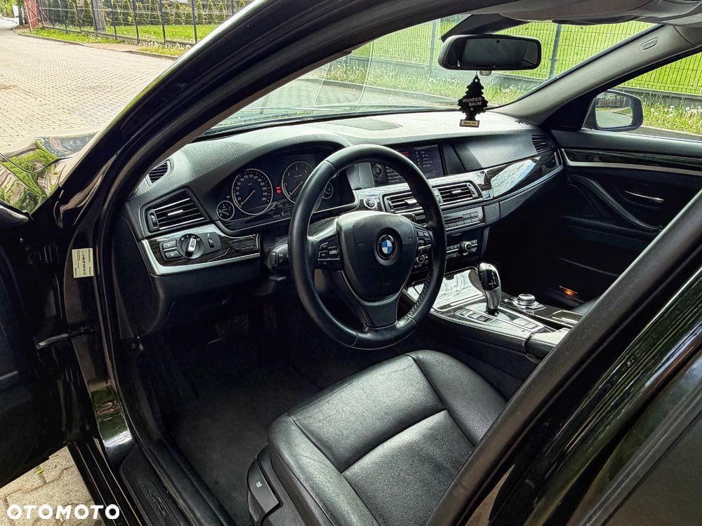 BMW Seria 5 520d xDrive - 6