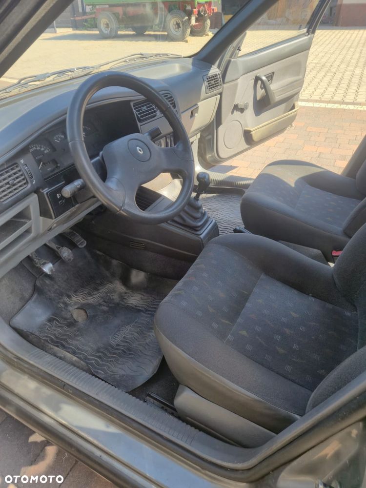 Renault 19 - 10