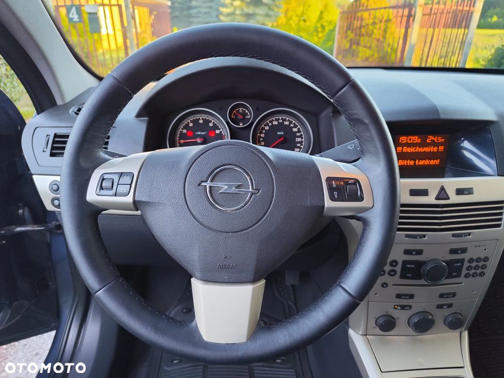 Opel Astra 1.6 Caravan Catch me now - 28