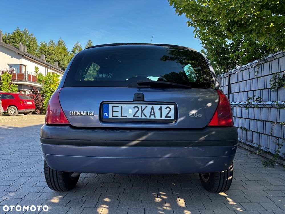 Renault Clio 1.4i RT 16V - 11