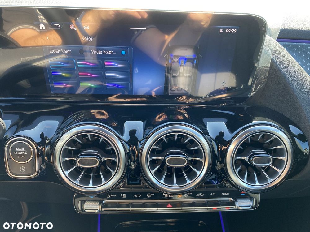 Mercedes-Benz GLA - 17