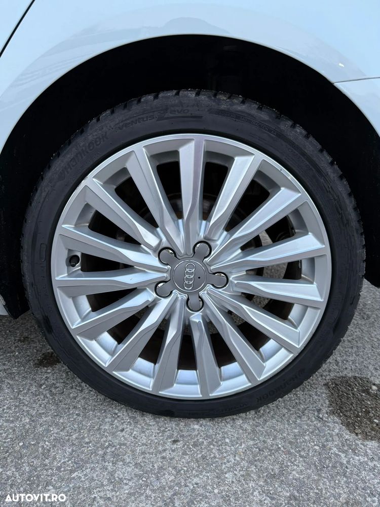 Audi A3 1.4 TFSI Sportback e-tron S line Sportpaket - 19