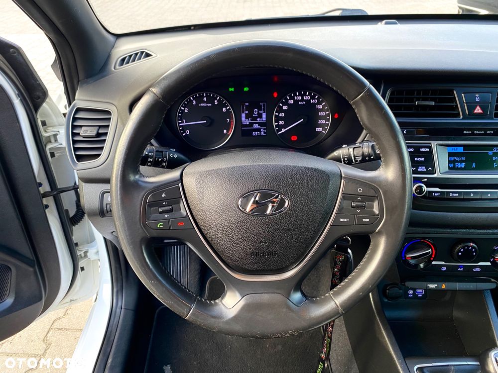 Hyundai i20 - 20