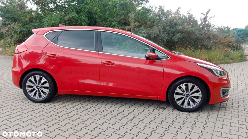 Kia Ceed - 10