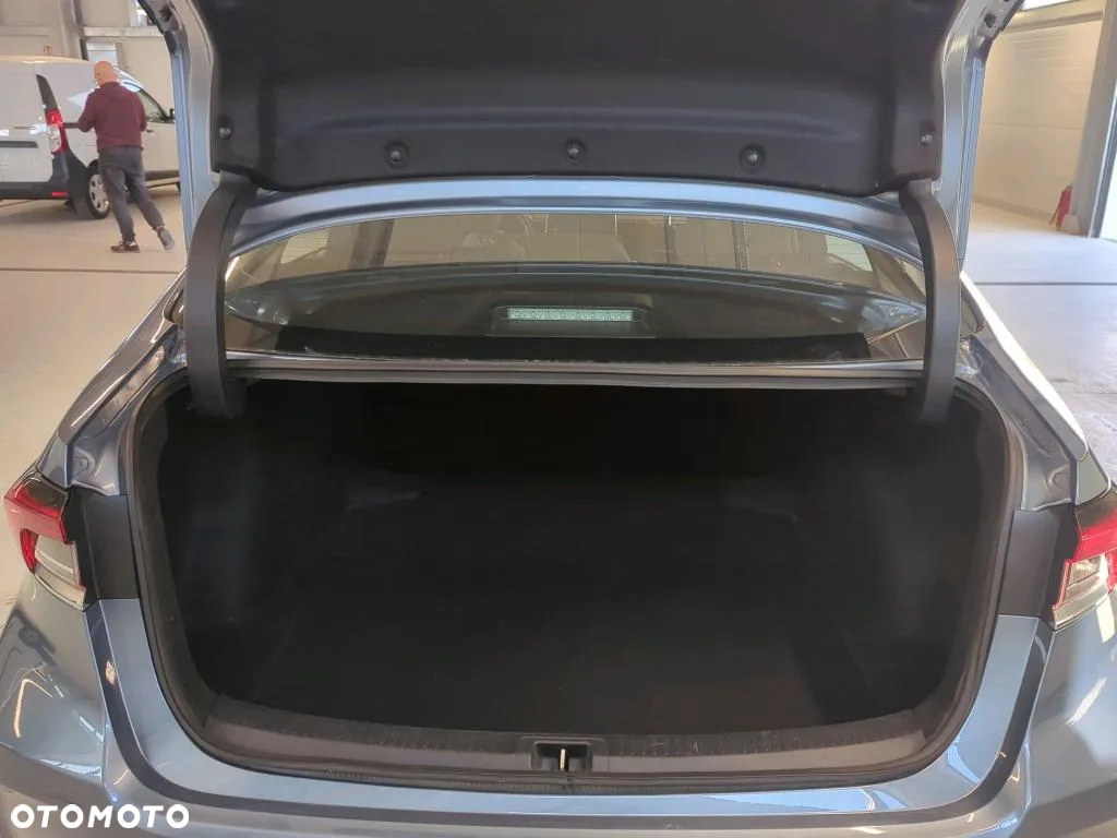 Toyota Corolla 1.8 Hybrid Comfort - 16