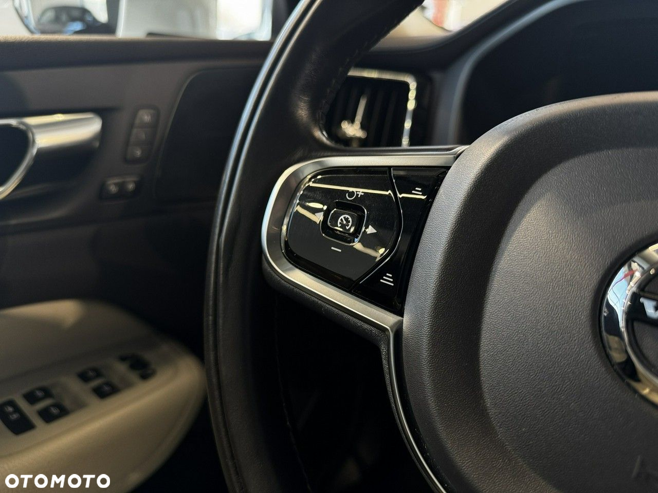 Volvo XC 60 - 25