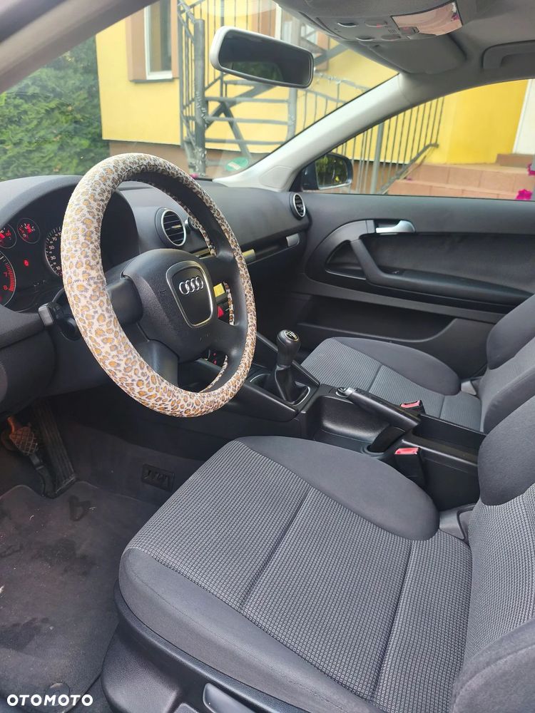 Audi A3 3-drzwiowe 1.6 Ambiente - 12