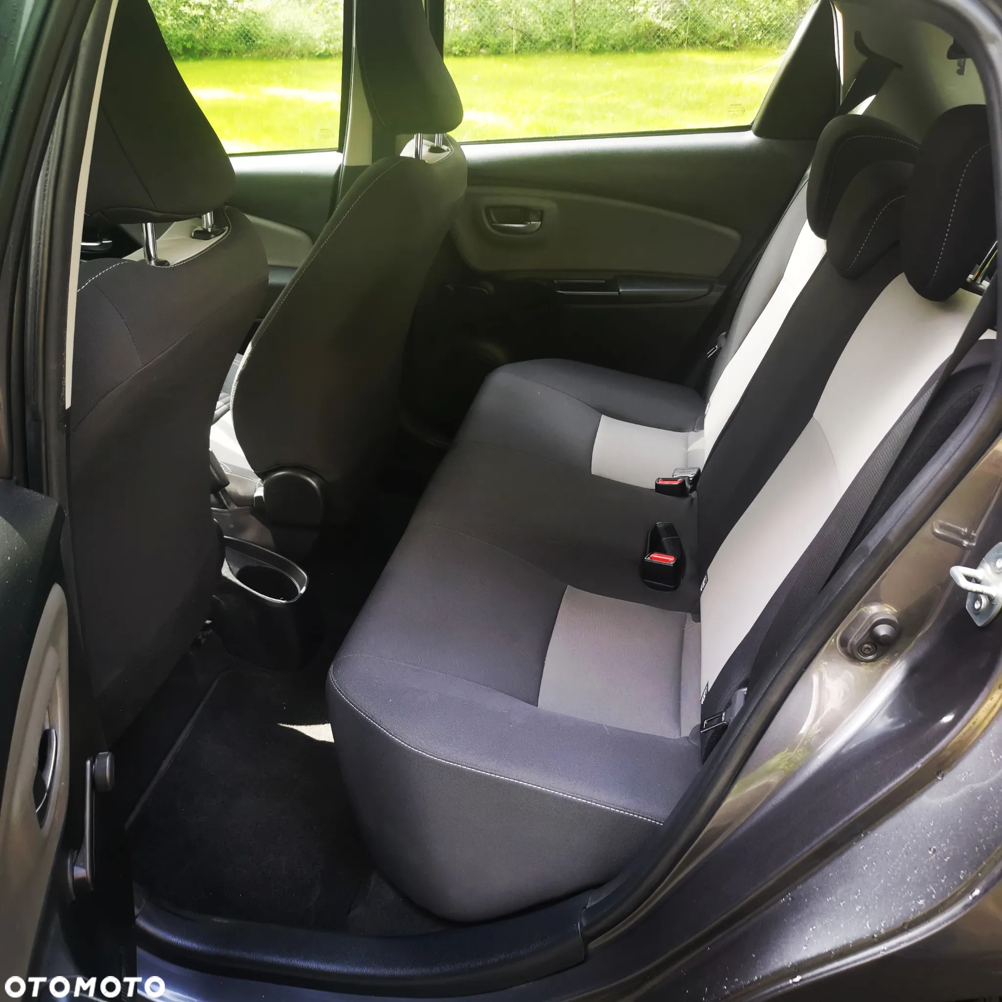 Toyota Yaris 1.0 Premium - 13