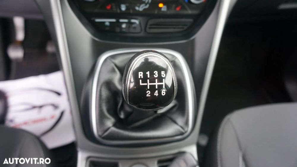 Ford Kuga 1.5 EcoBoost 2WD Trend - 31
