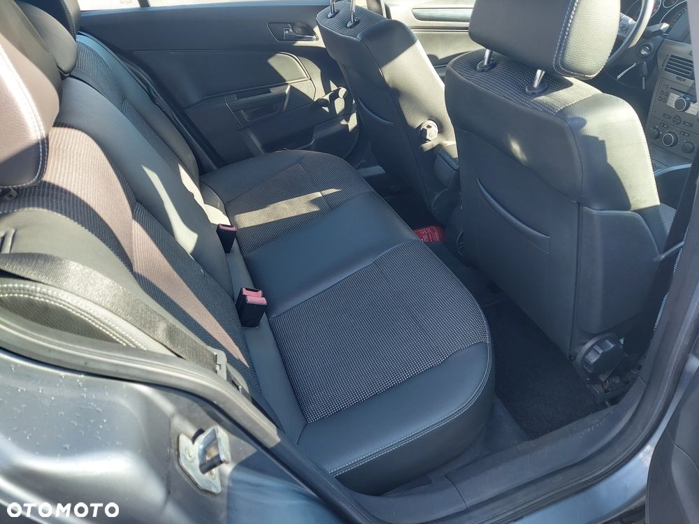 Opel Astra III 1.7 CDTI Cosmo - 18