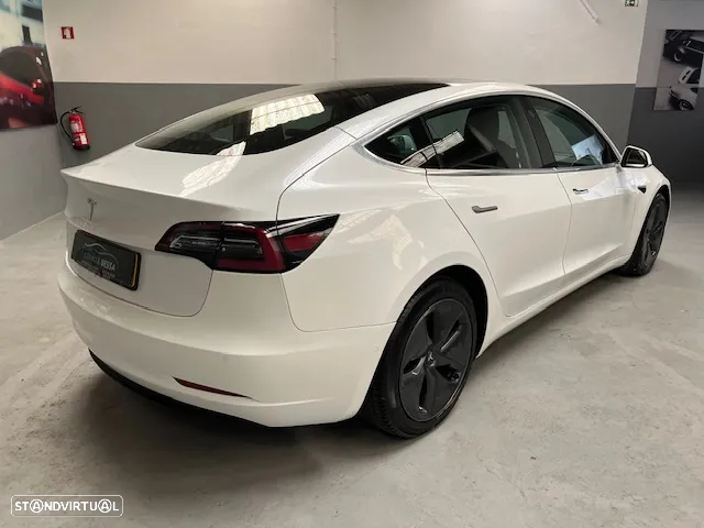 Tesla Model 3 Standard Range Plus RWD - 3