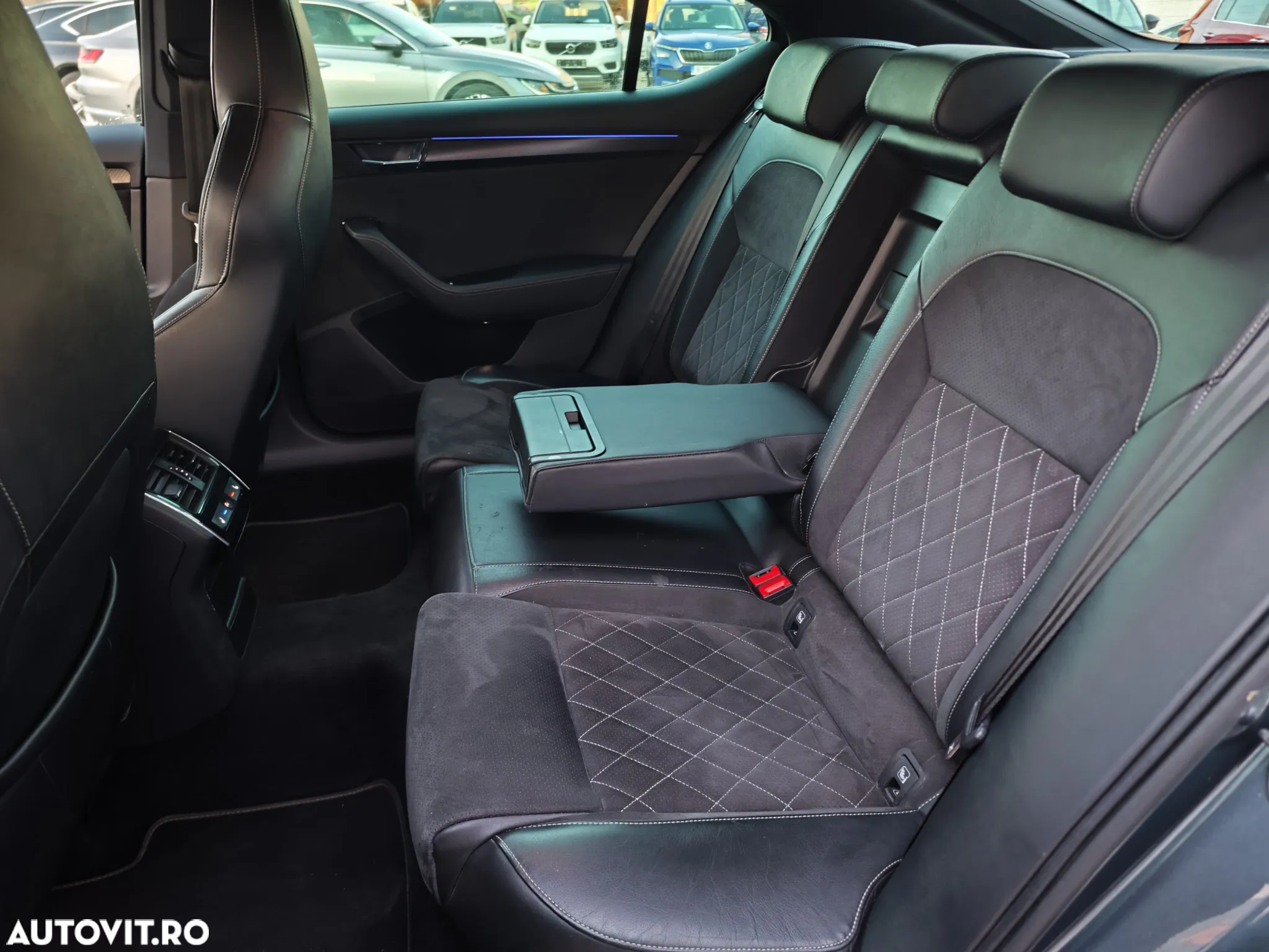 Skoda Superb 2.0 TSI 4X4 DSG Sportline - 29