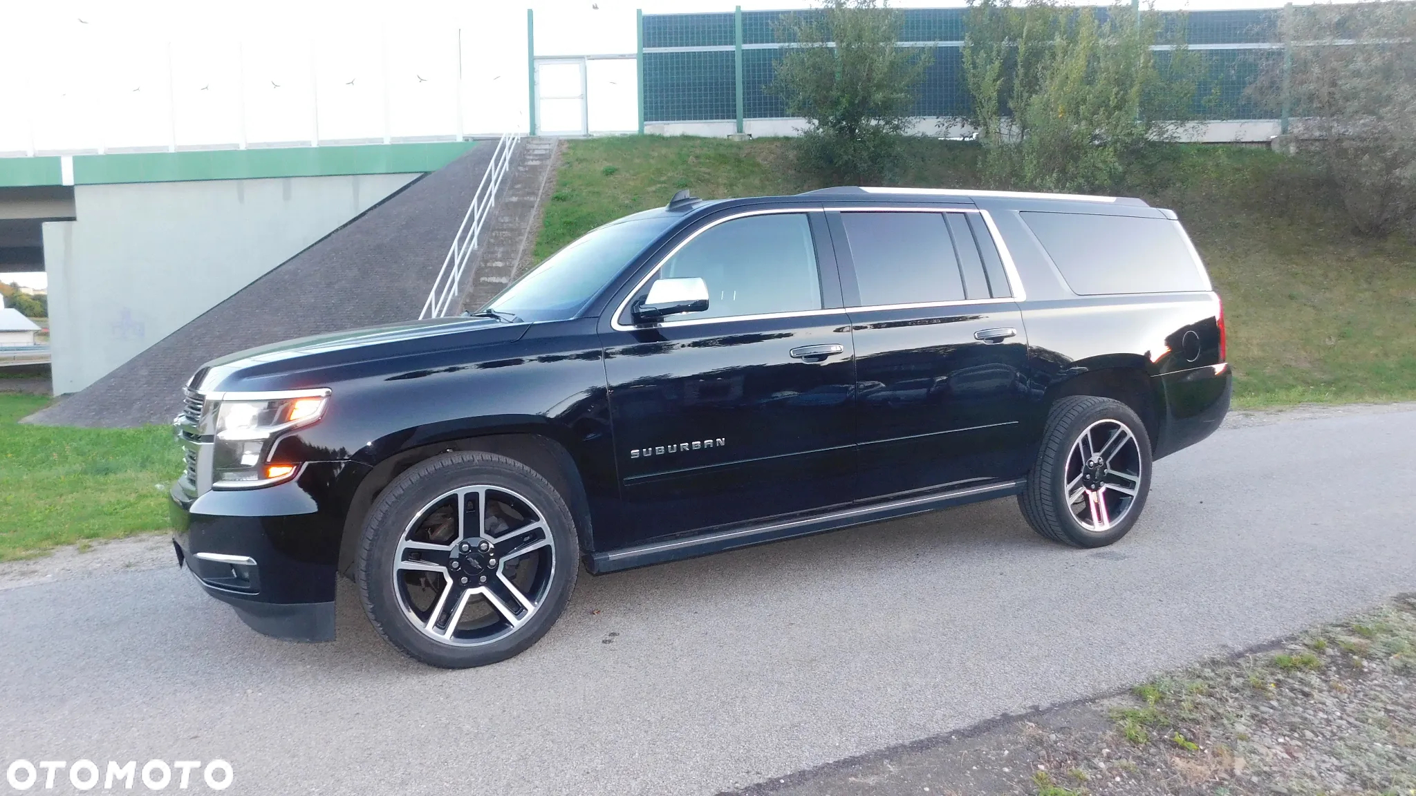 Chevrolet Suburban - 6