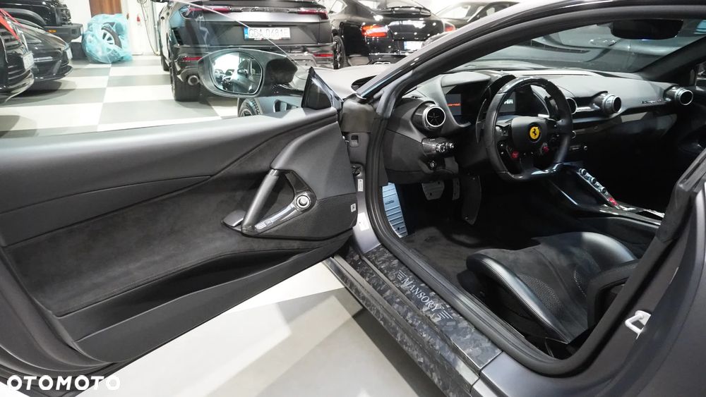 Ferrari 812 Superfast - 5