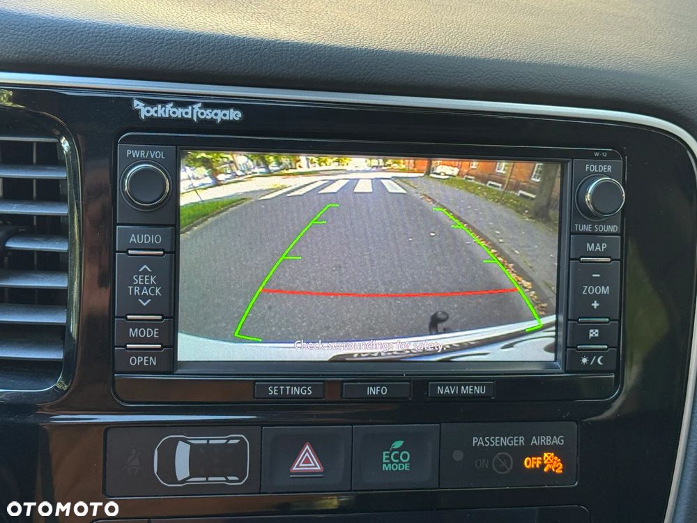 Mitsubishi Outlander PHEV Instyle NAVI + - 18