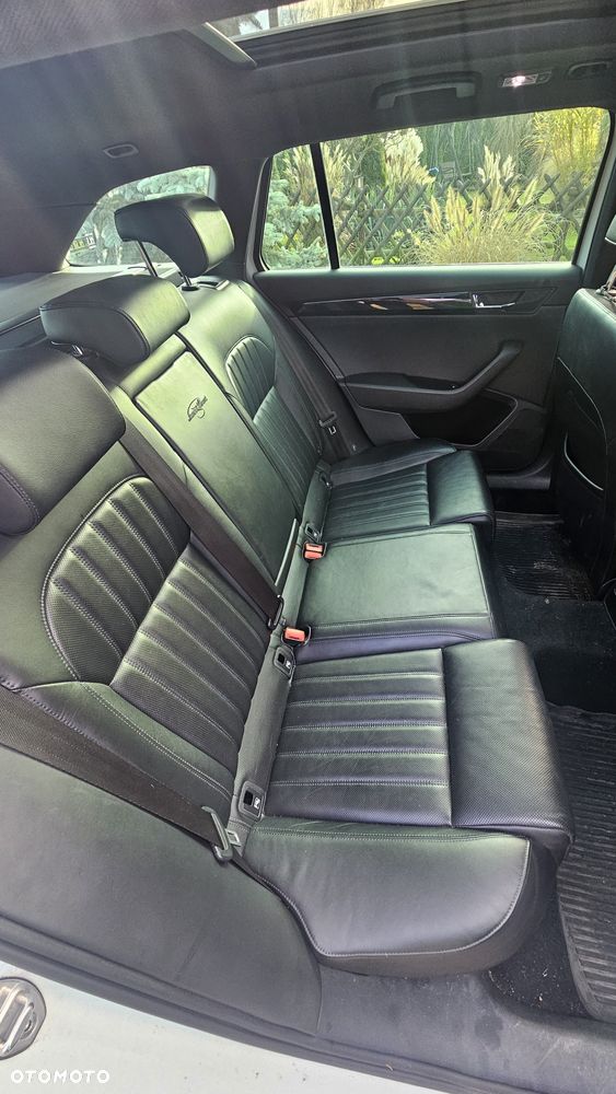 Skoda Superb 2.0 TDI L&K DSG - 9