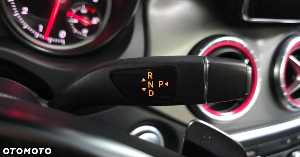 Mercedes-Benz CLA 250 4Matic 7G-DCT AMG Line - 15