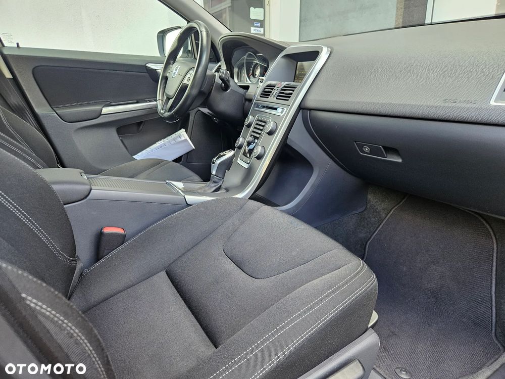 Volvo XC 60 D4 Drive-E Momentum - 26