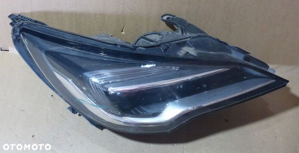 Opel Astra K Reflektor Prawy 39047199 - 2