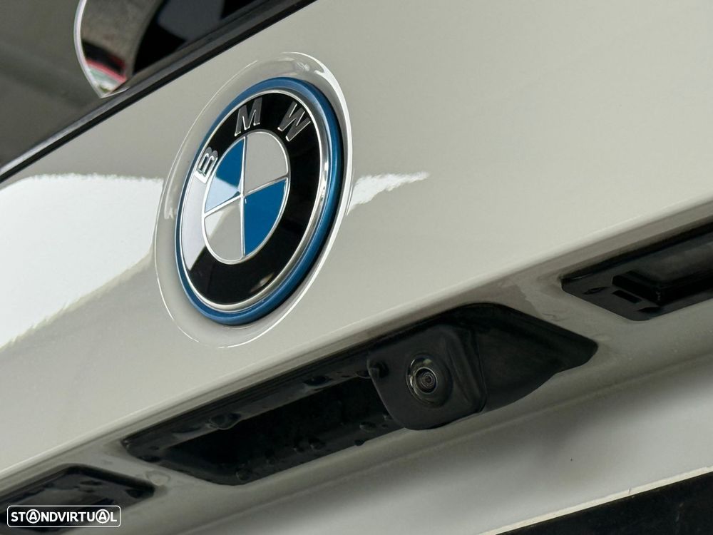 BMW iX1 eDrive20 Pack Desportivo M - 27