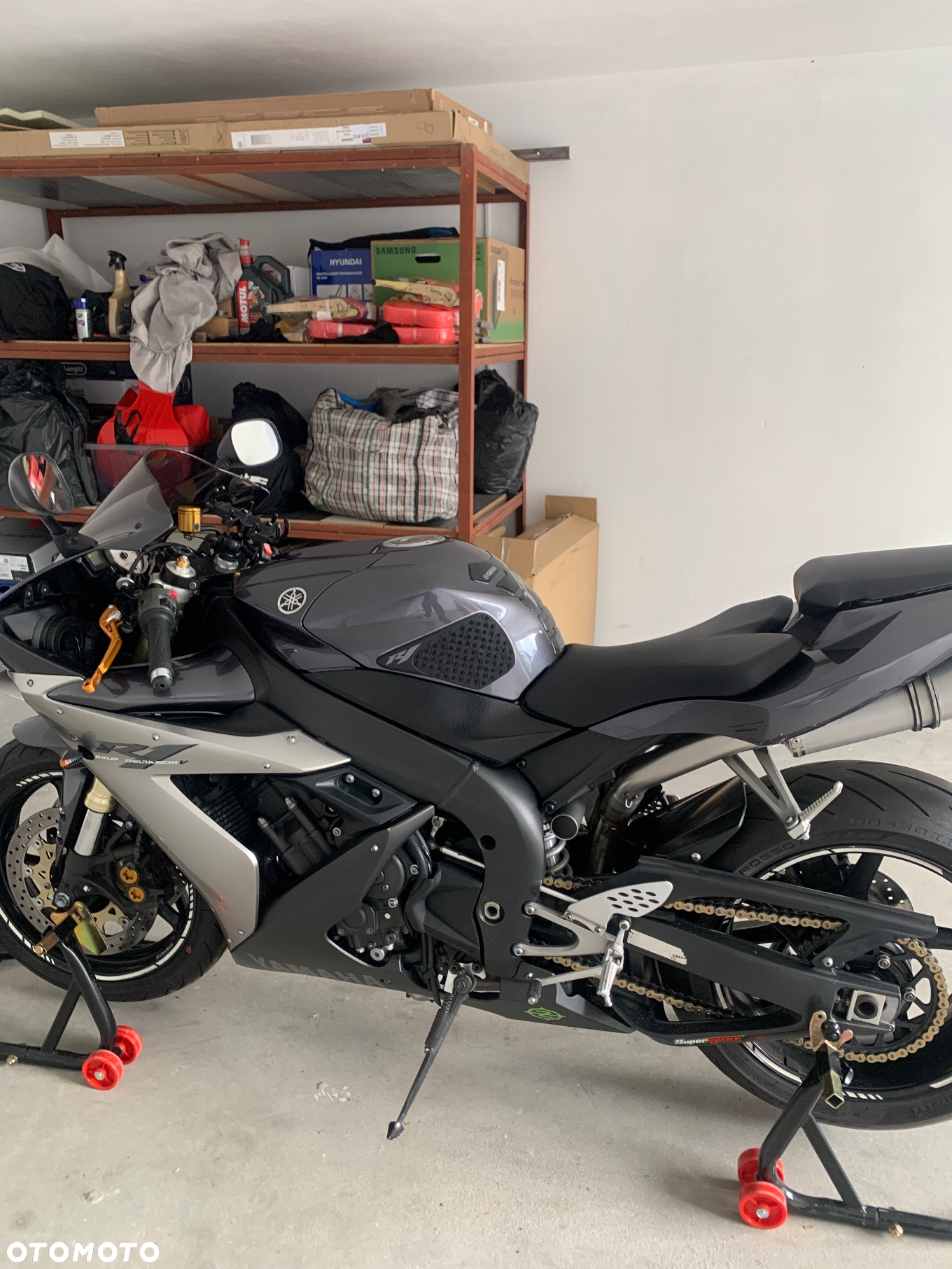 Yamaha R1 - 6