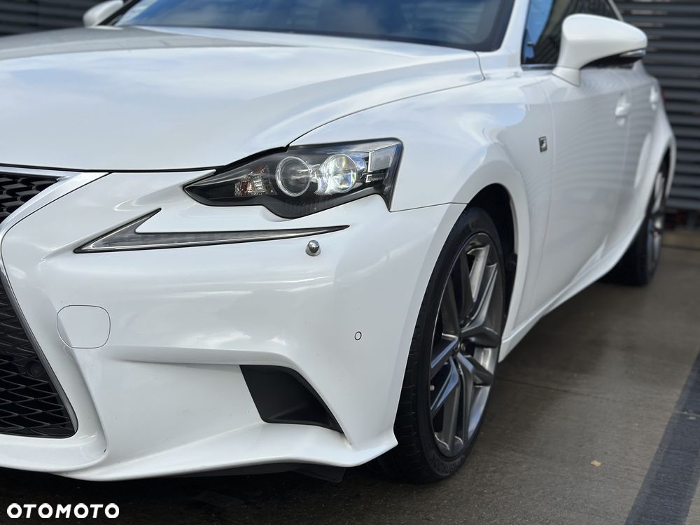 Lexus IS 250 F Sport - 16
