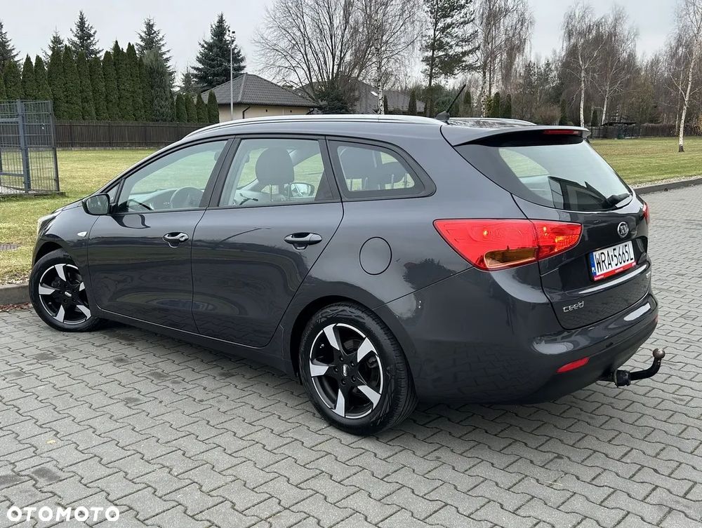 Kia Ceed 1.6 CRDi 136 ISG Edition 7 - 16